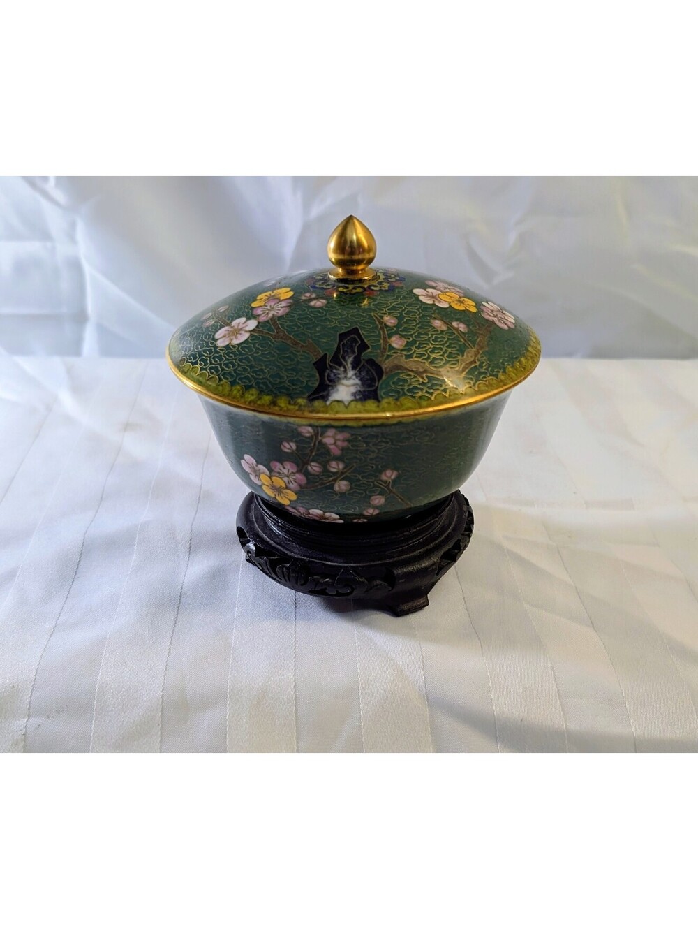 Vintage Mid-Century Chinese Cloisonne Lidded Bowl with Floral and Butterfly Moti